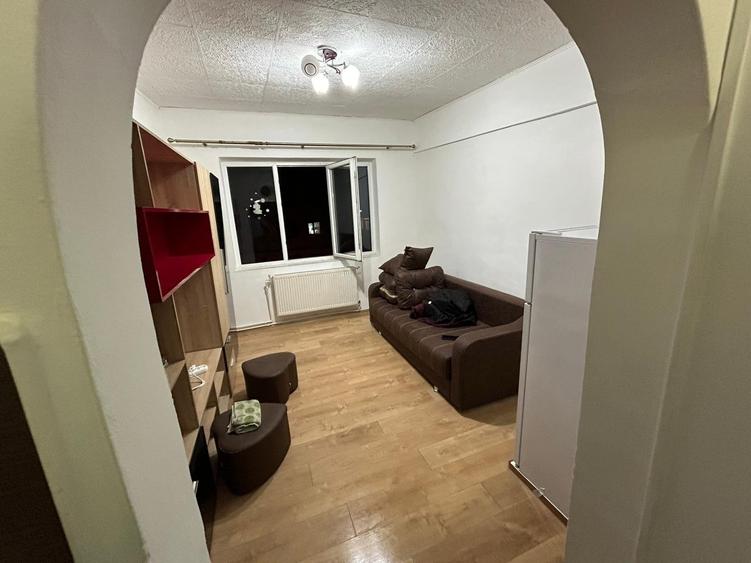 Garsoniera renovata in P.Tineretului etaj 3 - 2