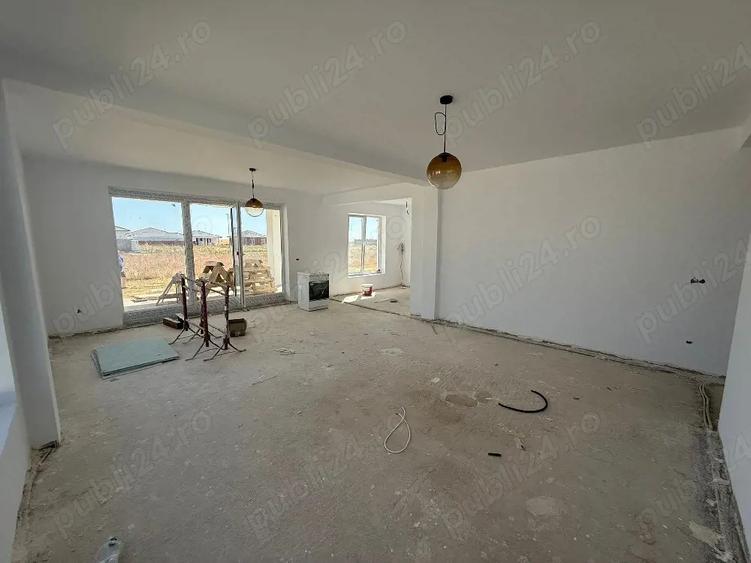 Casa cu trei dormitoare in Sintandrei - 3