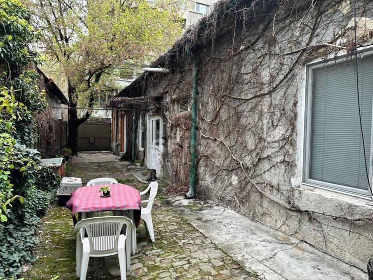 Casa cu teren 320 mp zona Dacia - Grivita ultracentral - 1