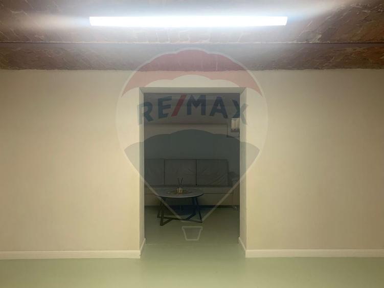 Spațiu comercial de închiriat 40 mp, în zona Decebal - 21