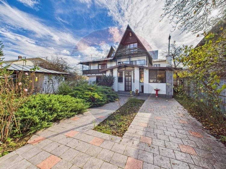 Vilă spațioasă în zona centrală Breaza, 310 mp utili, teren 610 mp - 1