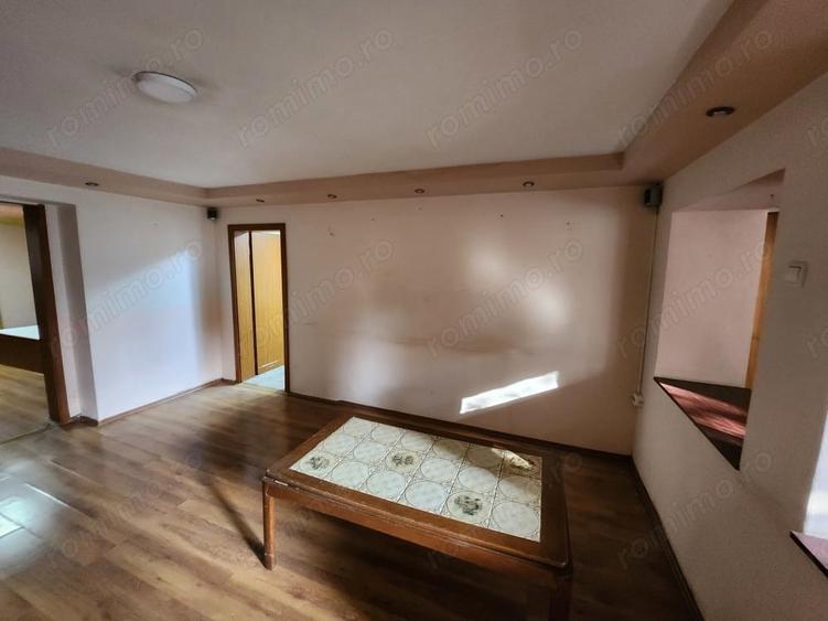 Vand apartament la demisol, pentru locuit sau spatiu comercial - 9