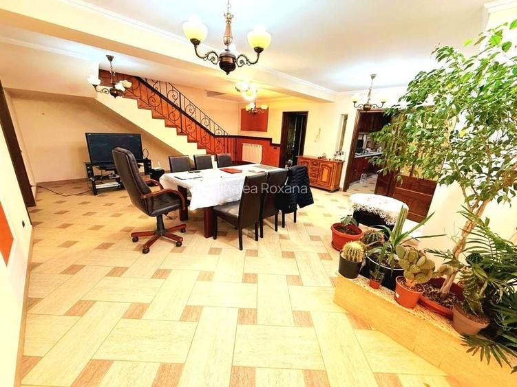 Cauți o casă mare sau spațiu pentru business? Aici le ai pe ambele!