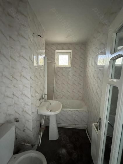 Vand apartament cu 4 camere - 1