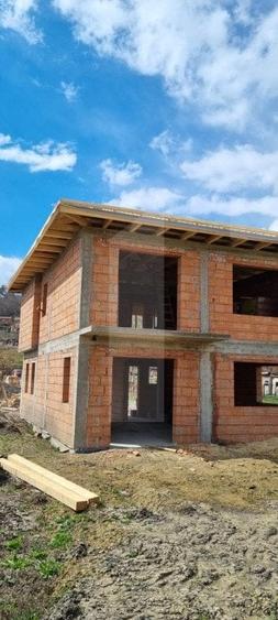 Investitie ! Proiect in executie ! Casa 110 mp utili, teren 460 mp, Dezmir ! - 2