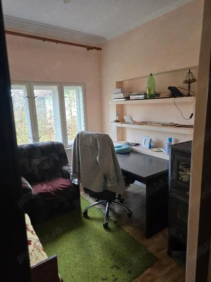 Vand casa Com Pietroasa-Bihor, sosea , central ter 2500 mp, dublu front, utilit.,gaz - 6