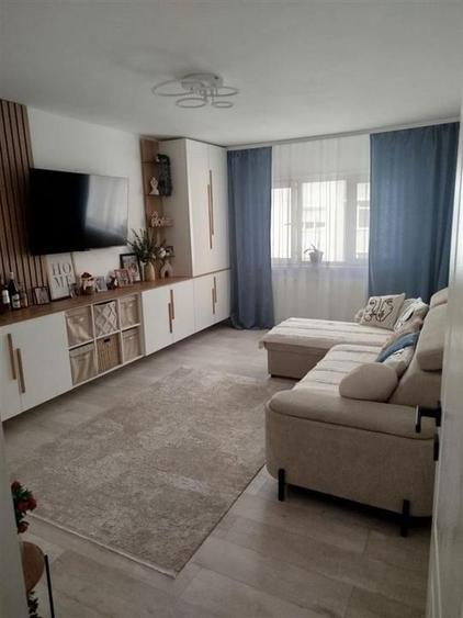 Apartament modern 2 camere Zona Vasile Aaron - 1