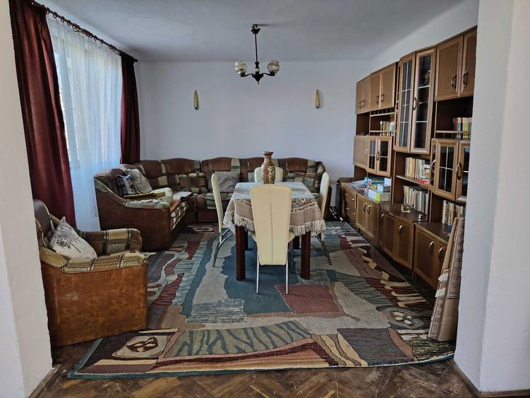 Proprietate in zona exclusivista- teren generos, zona linistita - 3
