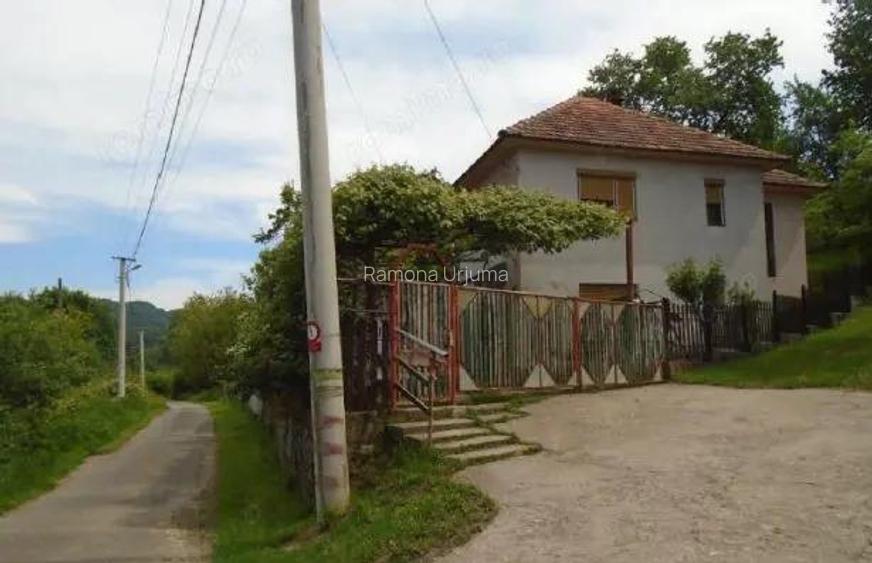 Cota de 3/32 din 3 constructii si teren-loc. Certeju de Sus, jud. Hunedoara Cota de 3/32 din 3 constructii si teren-loc. Certeju de Sus, jud. Hunedoara