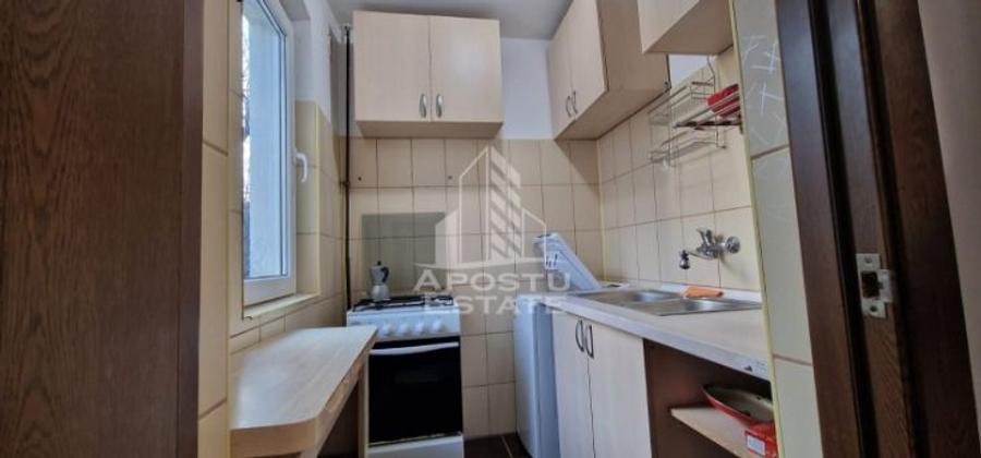 Închiriez apartament central - 4