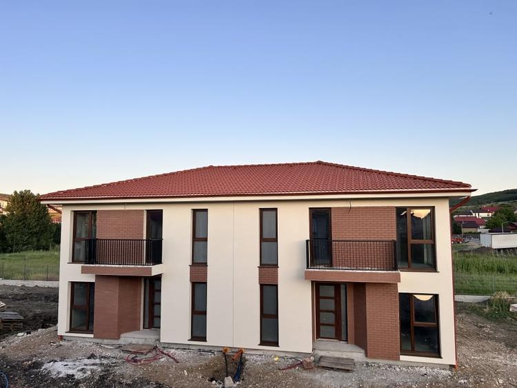 Duplex semifinisat Chinteni 120mp utili in ansamblu privat de case - 1