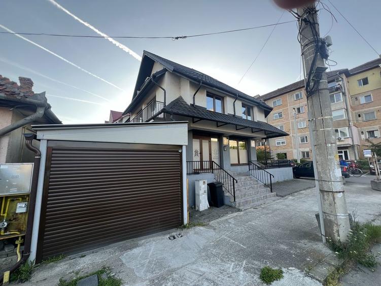 Casa cu spatiu comercial la parter - 5