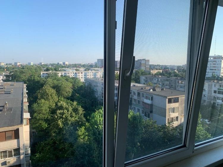 Apartament cu 3 camere decomandat în Mazepa 2