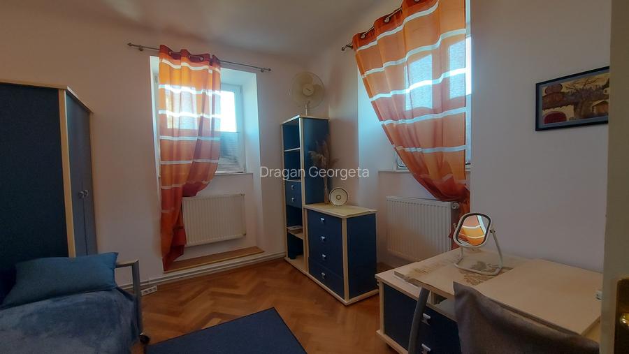 UNIRII-CURTEA DE APEL vanzare  5 camere