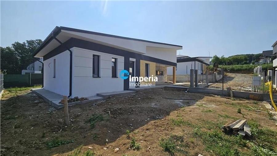 Casa plan parter de vanzare in zona Bucium -  Barnova - 6