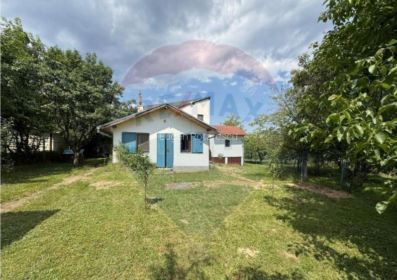 Casa de vanzare-Lini?te, natura ?i farmec tradi?ion... Casa de vanzare-Lini?te, natura ?i farmec tradi?ion...
