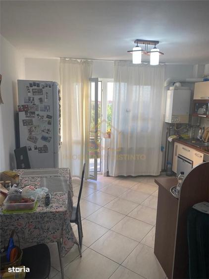 Apartament cu 3 camere decomandat în Recea