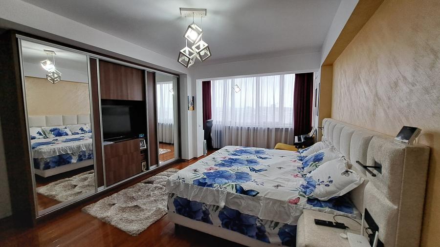 PENTHOUSE LUX - LOCATIE EXCELENTA -VIEW SUPERB - TERASA AMENAJATA 300 MP - 47