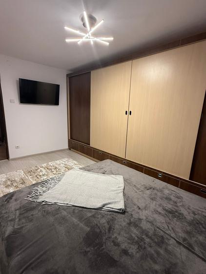 Apartament cu 3 camere, complet renovat, mobilat și utilat, finisaje moderne. - 4