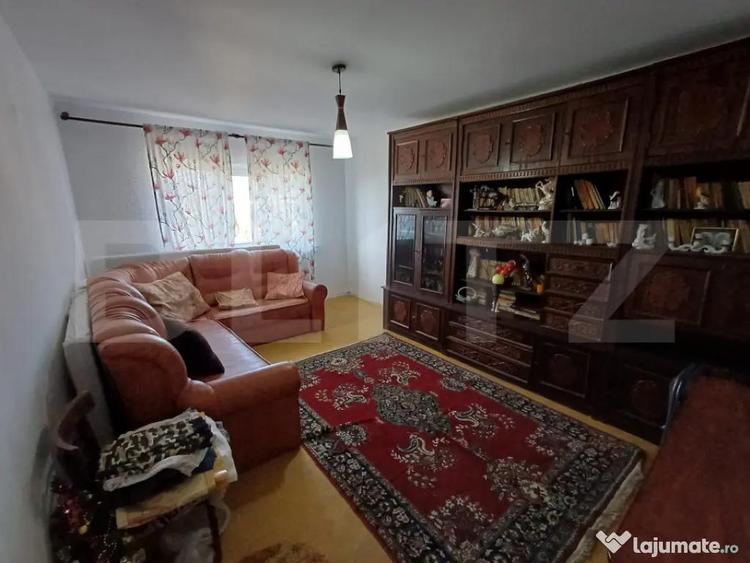 Apartament de vanzare, cu 3 camere, 72 mp, zona parc Debarca - 1