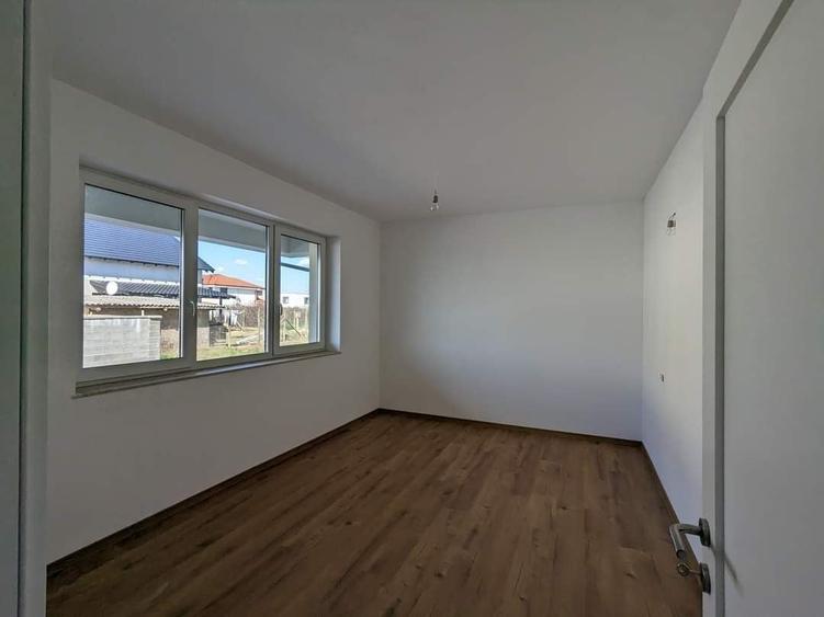 GRADINA 50 mp. Aproape de Zone2 si Mega Image. Decomandat. - 7