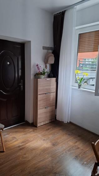 Inchiriez garsoniera zona Coresi - 4