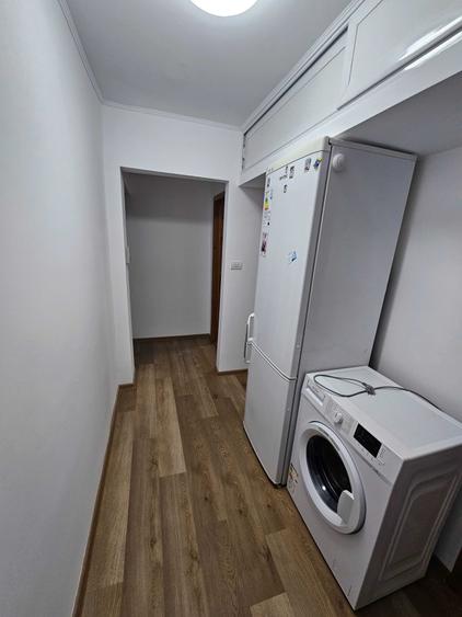 Apartament cu 3 camere semidecomandat în Casa de Cultură