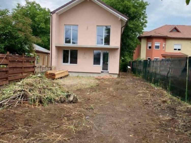 Saftica DN1 4Cam 3Bai Casa 2023 Curte 366mp Libera Pozitie Buna - 2