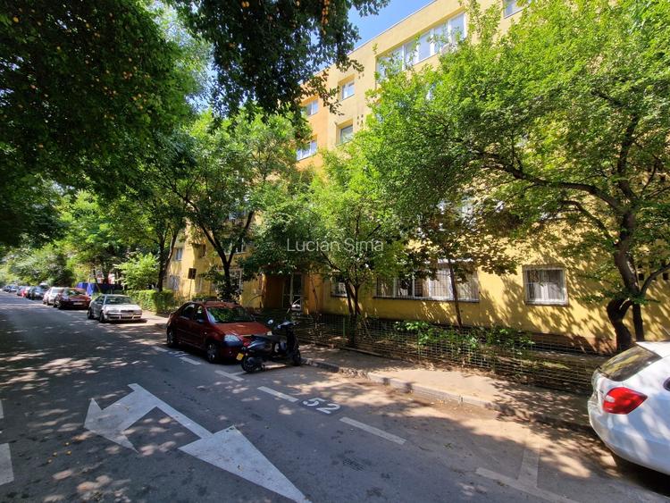De Vanzare! Apartament cu 3 camere (Str.Vatra Dornei) De Vanzare! Apartament cu 3 camere (Str.Vatra Dornei)