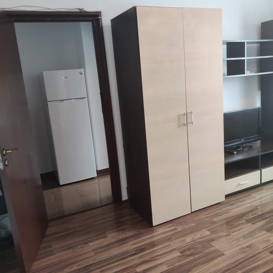 Apartament cu 2 camere semidecomandat în Giurgiului