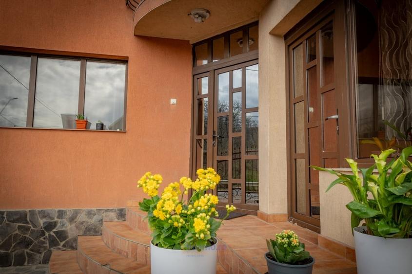 Casa pe 3 niveluri, potrivita pentru familie mare sau investitie inteligenta! - 3