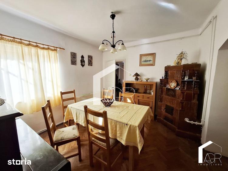 Casă cu 6 camere cu Teren 167 Mp în Republicii