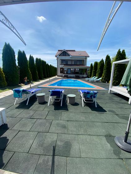 Complex Comercial de Lux –  3 Vile, Salon Evenimente și 2 Piscine - 2