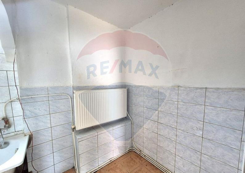 Casa de vanzare pretabila locuinta sau afacere | 13 Septe... - 5