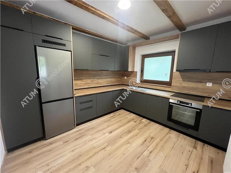 Cabana cu 7 camere 7 bai si teren 1000 mp in Avrig zona Mlaci - 14