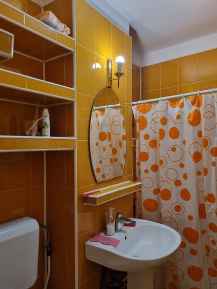 Apartament 3 camere partial mobilat, decomandat, et. 1/4 cu CT, zona Scoala 7 . - 7