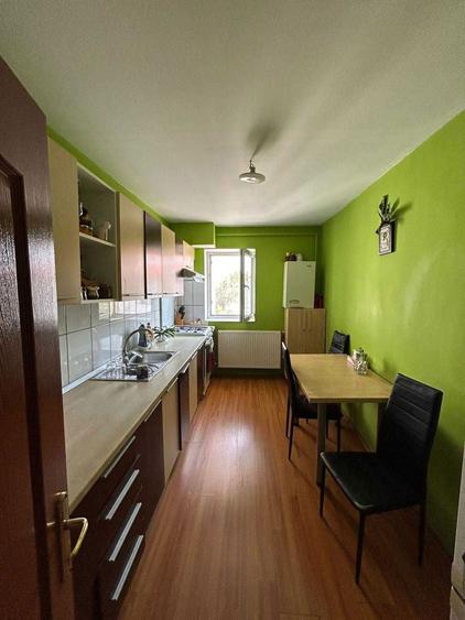 Inchiriez Apartament 3 Camere MB - 1
