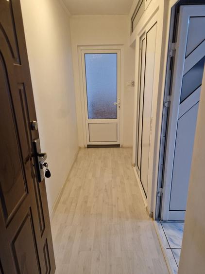 Proprietar vand apartament in Baicoi,zona blocuri Liliesti! - 2
