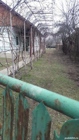 Casă cu 3 camere în Corbu