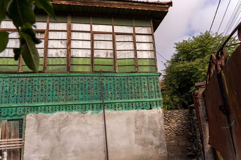 Casa batraneasca de vanzare . - 3