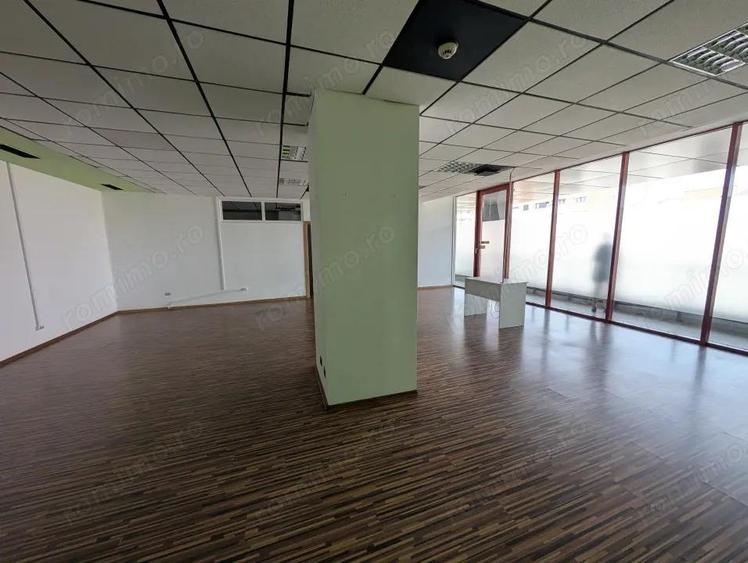 Spatiu 30AVENUE, asigurari, consultanta , servicii - 8