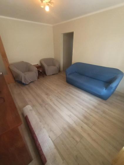 Cu Centrala,In Complexul Studen?esc,Langa Stadionul Poli si Langa Novatim,Liber,380 E - 10