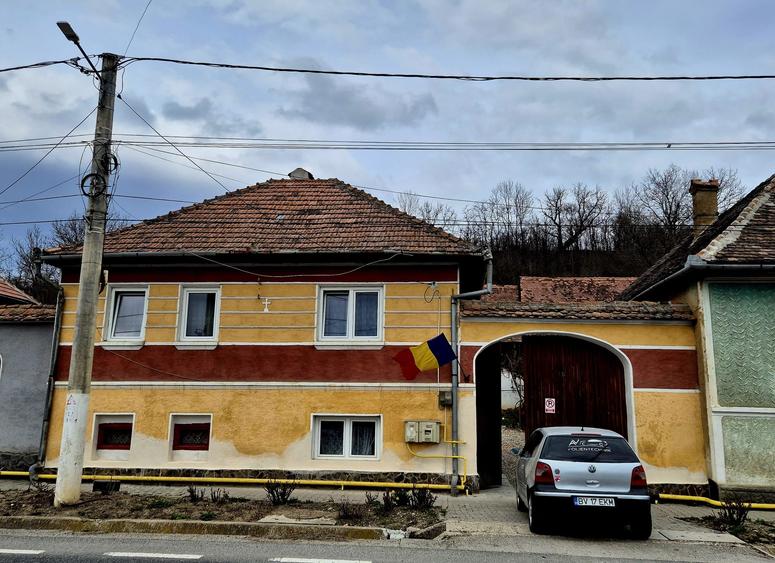 Casă tradițională săsească de vânzare în Bunești, jud. Brașov - 1