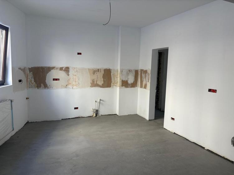 OPORTUNITATE ! Casa Mare cu Teren in Proprietate ! Icoanei - 8