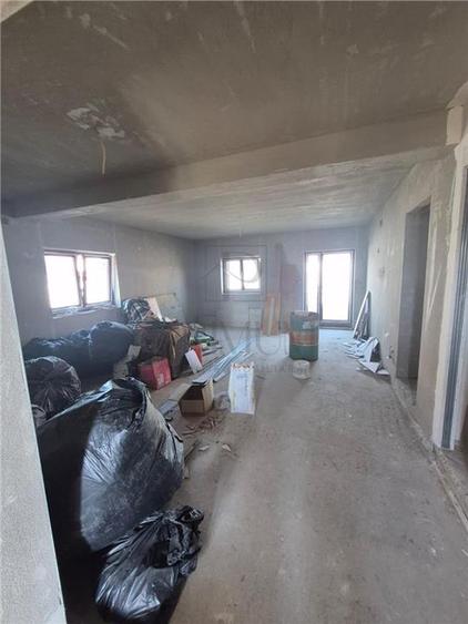 Vila individuala  - suprafata de 180mp utili -  toate utilitatile - se vinde la - 8