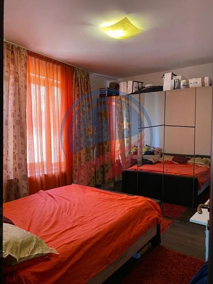 CASA DEOSEBITA APROAPE DE PROMENADA IN EUROCARTIER - 7