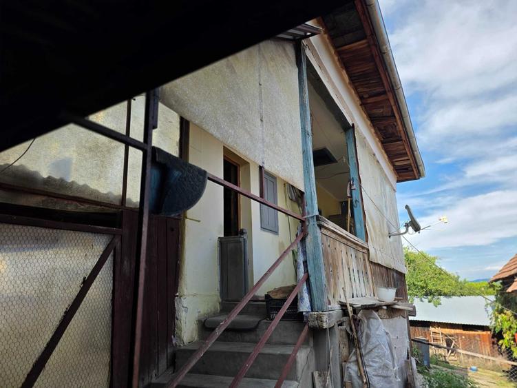 Casă cu 3 camere în Bogdănești