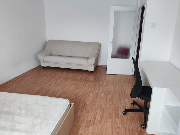 Calea Vitan, Mall - 8