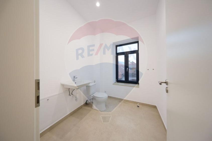 Constructie comerciala P+2 functiuni mixte  - str. Iuliu Maniu - 12