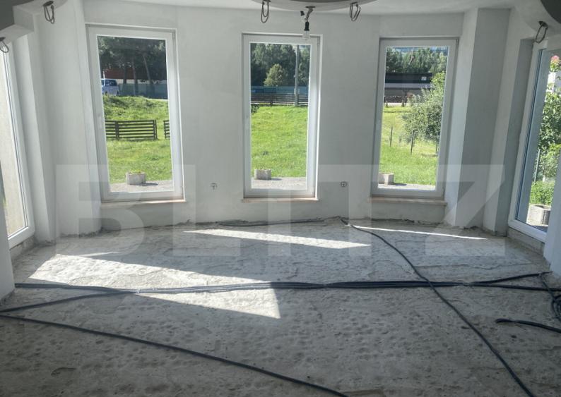 Casa de vanzare cu teren, in Pojorata, la ?osea asfalta - 12